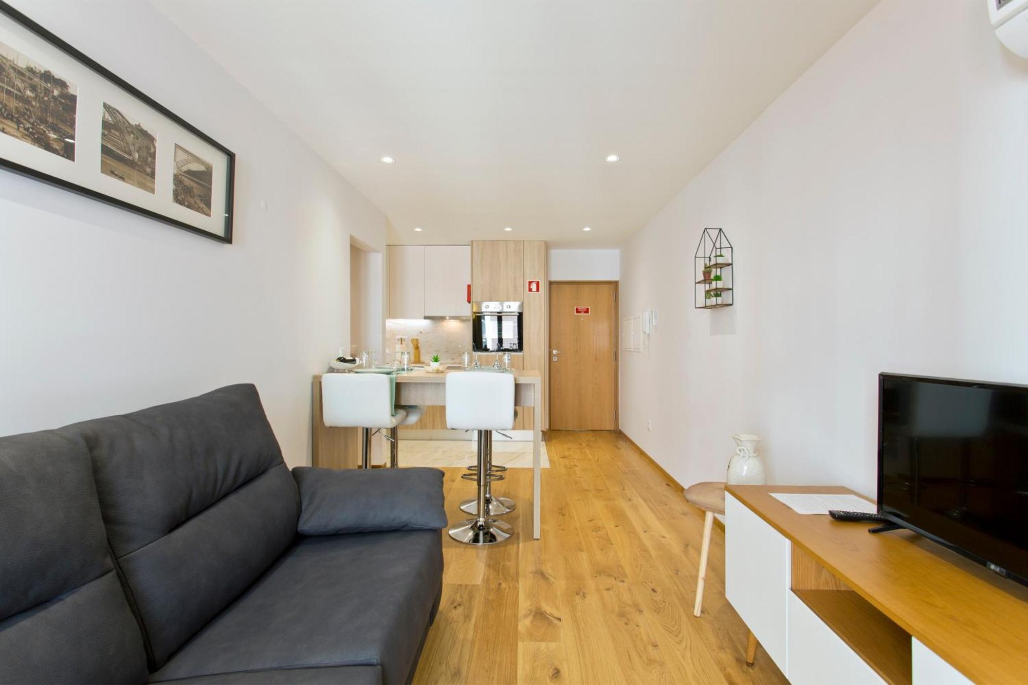Apartment Charming In 50 M² Modern Comfort Porto
